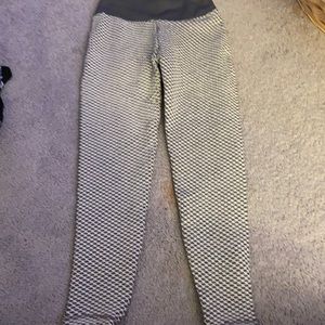 Leggings size medium new no tags from Amazon